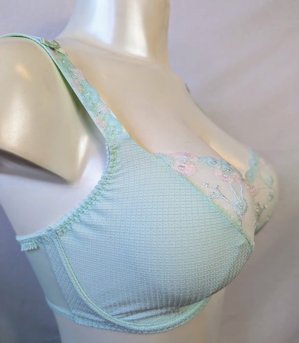 Prima Donna Luna balconette bra on sale. Side view. Style 0162623. Color Spring.