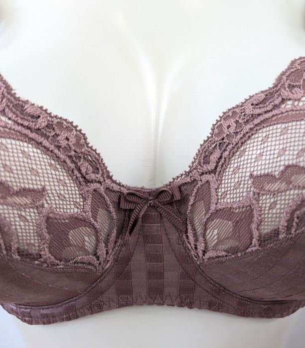 Prima Donna Madison, the best selling full cup bra. Color Satin Taupe. Style 0162120/0162121. Gore view.