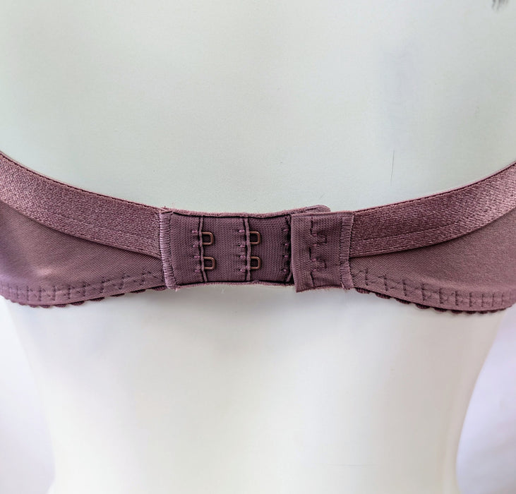 Prima Donna Madison, the best selling full cup bra. Color Satin Taupe. Style 0162120/0162121. Back view.