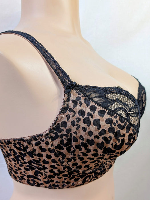 Prima Donna Madison, an amazing longline bra. Color Bronze. Style 0262126.