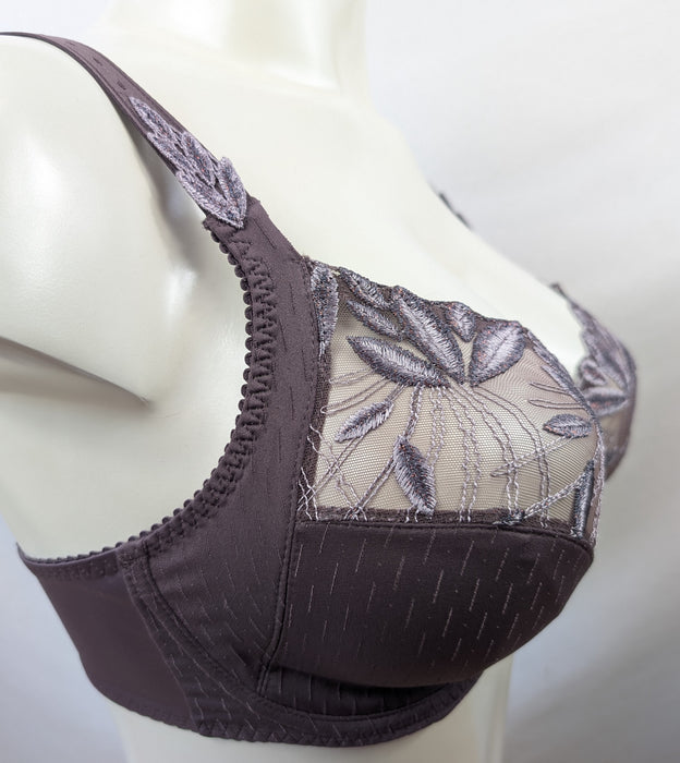 Prima Donna Orlando, on sale. Color Eye Shadow. Style 0163151. Side view.
