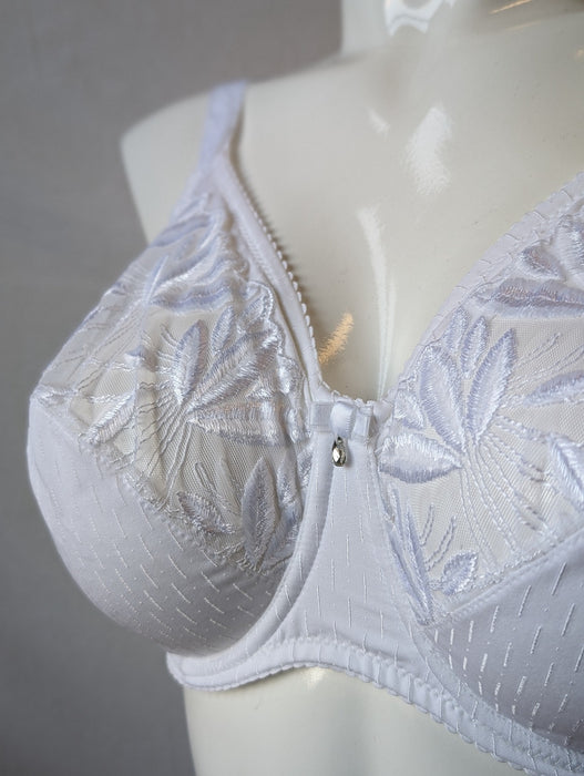 Prima Donna Orlando, a premium comfortable full cup bra on sale. Color White. Style 0163156. 