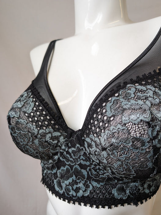 Twist by Prima Donna. Rose Sauvage, a trendy triangle longline bra on sale. Color black. Style 0142086.