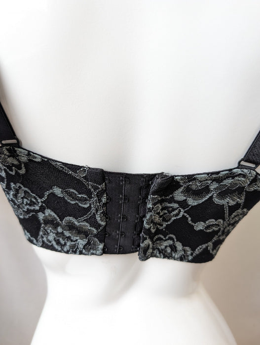 Twist by Prima Donna. Rose Sauvage, a trendy triangle longline bra on sale. Color black. Style 0142086.