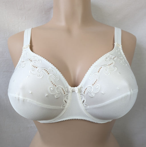 Prima Donna Sambal, a beautiful full cup bra on sale. Color Natural. Style 0161970. Front view.