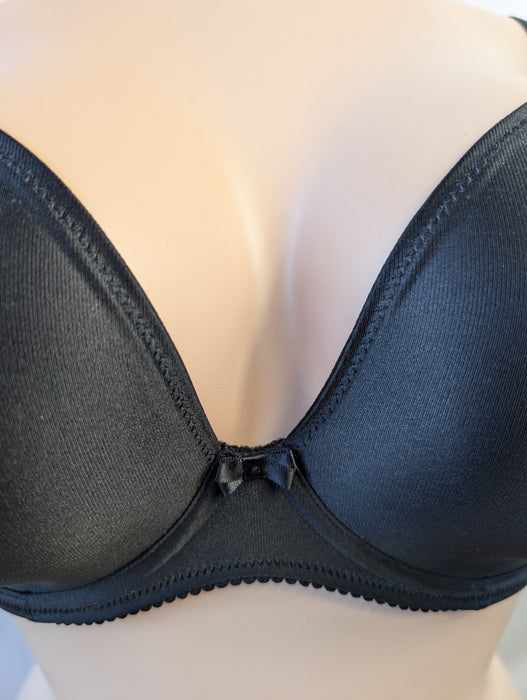 Prima Donna Satin, a plunge bra at a great sale price. Color Black. Style 0161335. Front view.