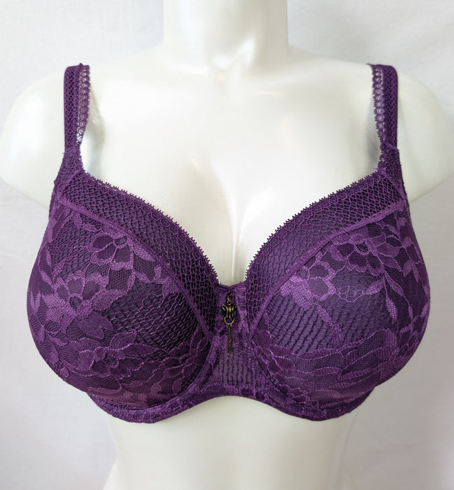 Prima Donna Twist, a contour firm bra for full bust. Front view. Color Deep Purple. Style 0241571.