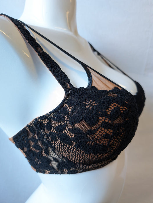 A great Prima Donna bra from their Twist line, Abbey Road, is loads of style in a balconette design. Color Black. Style 0241952.