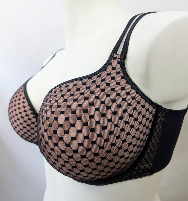 Prima Donna Twist Glass Beach, a beautiful bra for an ideal shape and hold. Color Black. Style 0242350. Side view.