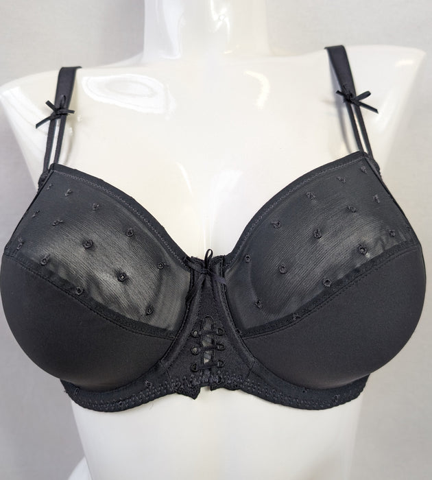 Prima Donna Twist, Possibly Maybe, one of the best looking full cup bras we have. Color Black. Style 0141200. Front view.