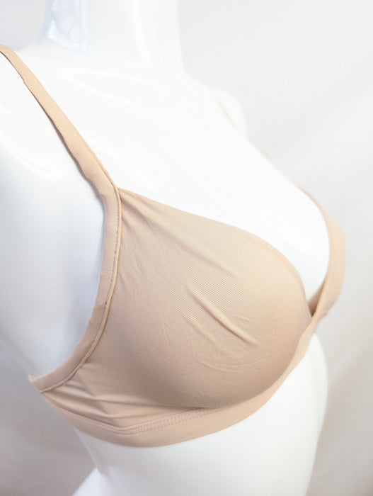 Princesse Tam Tam Epure, a soft wireless bra. Style 109. Color Beige. Side view.