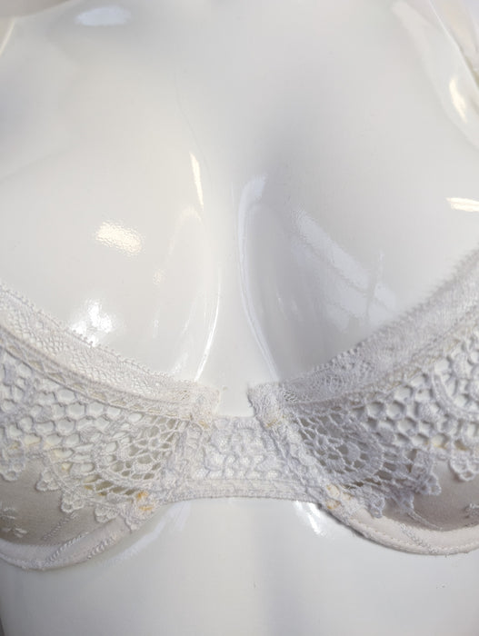 Princesse Tam Tam, a fun flirty bra on sale. Color White. Style 116. Gore view.