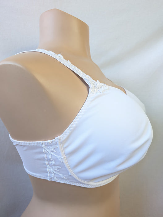 Simone Perele Andora, a premium minimizer bra. Color Ivory. Style 131380. Side view.