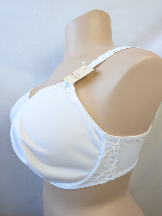 Simone Perele Andora, a premium minimizer bra. Color Ivory. Style 131380. Side view.