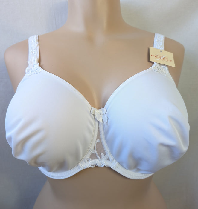 Simone Perele Andora, a premium minimizer bra. Color Ivory. Style 131380. Front view.