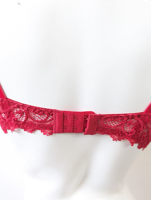 Simone Perele Celeste, a luxe demi bra. Color Red. Style 12M331.