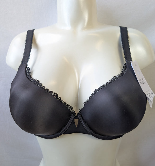 Simone Perele Confiance, a plunge tshirt bra on sale. Color Black. Style 12K363. Front view.