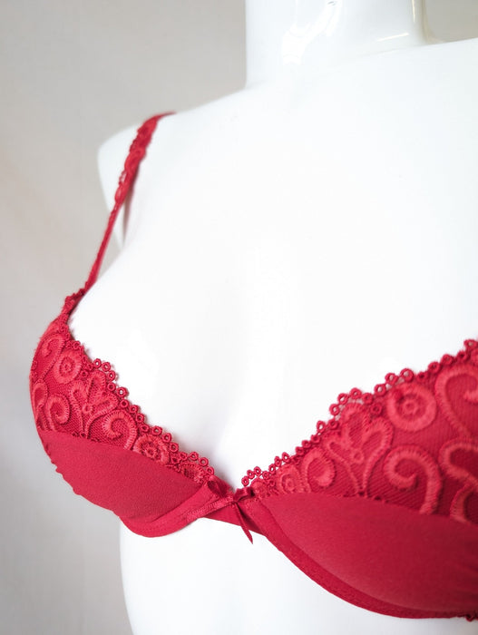 Simone Perele Folies, a hard to find pushup bra. Color Red. Style 12U340.