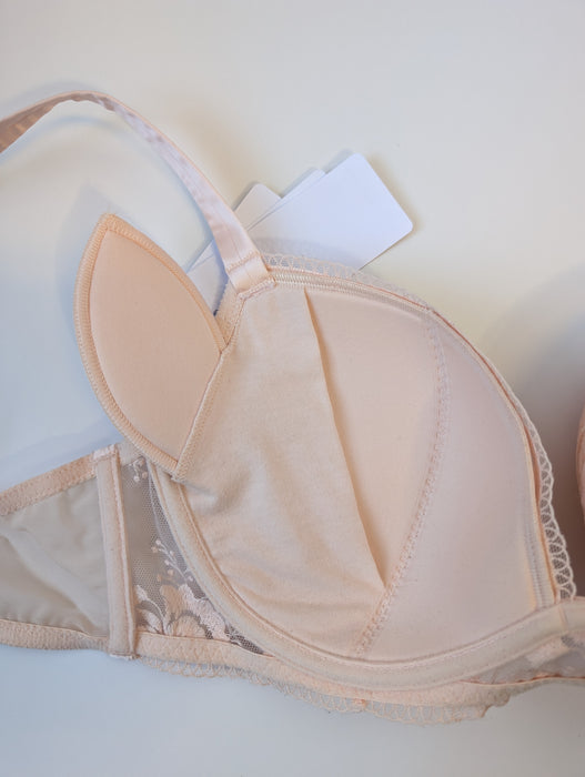 Simone Perele Orphee, a vintage looking pushup bra. Color Petal Poder. Style 15S340. Inside view.