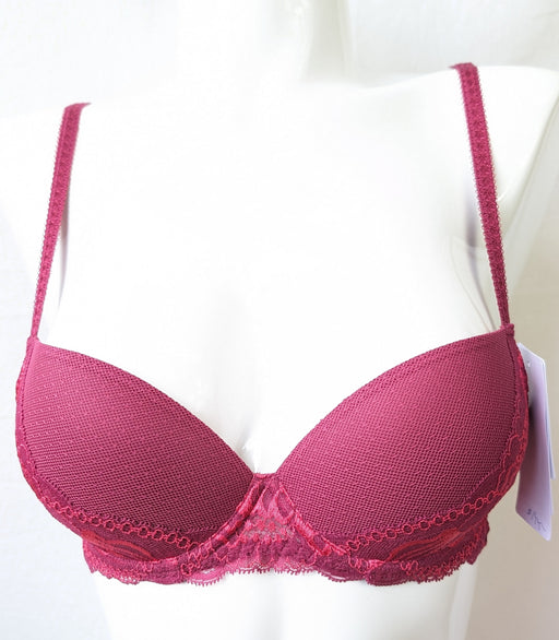 Simone Perele Promesse a wonderful pushup bra with great shape. Style 12H340. Color Fuschia.