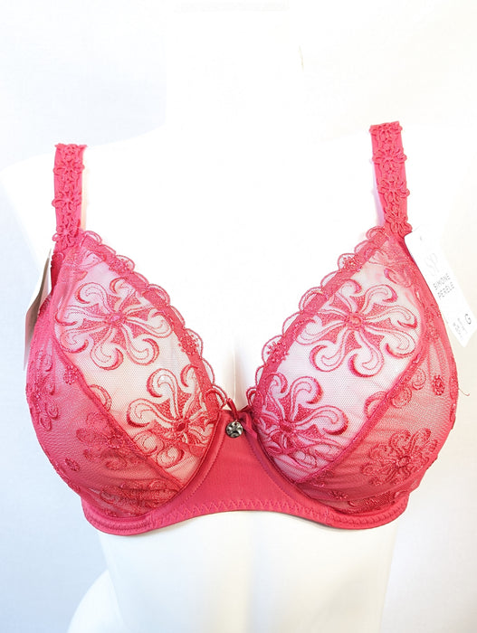 Simone Perele Revelation, a premium bra for a full bust in a plunge style. Style 12R321. Color Red Kiss.