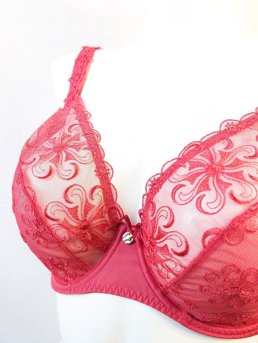 Simone Perele Revelation, a premium bra for a full bust in a plunge style. Style 12R321. Color Red Kiss.