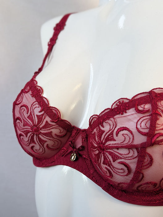 Simone Perele Revelation, a great demi full cup bra on sale. Color Raspberry. Style 12R334.