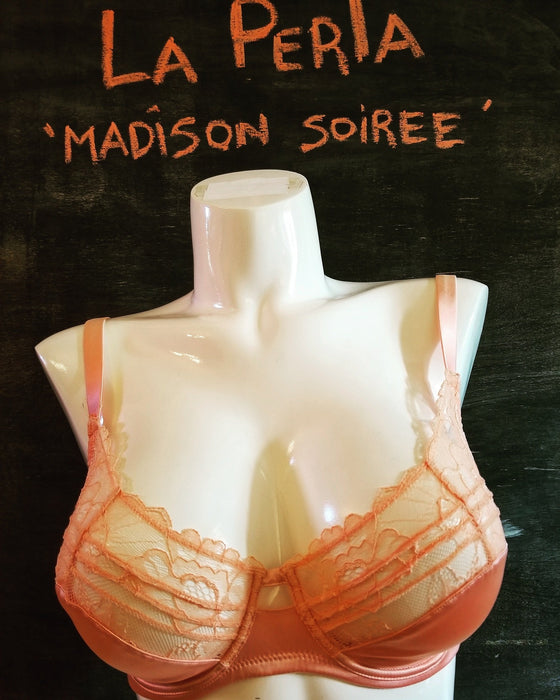   Madison Soiree by La Peral is a sexy bra with stretch lace. The 3-part underwire cup shapes and lifts with a rounded look. Style 905627. 