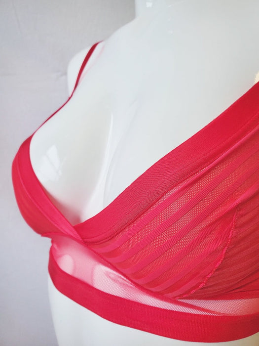 A wireless Marie Jo bra, Salvador, with demi cups. Lots of style and on sale. Color True Red. Style 0121894.