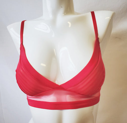 A wireless Marie Jo bra, Salvador, with demi cups. Lots of style and on sale. Color True Red. Style 0121894.